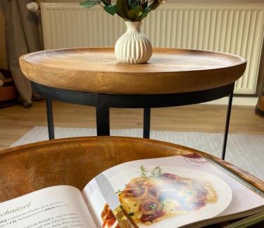 Heuchelheim-Klingen Apartment | Family-Friendly Gästehaus Sellemols with Kitchen Amenities