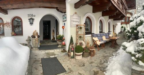Unterlaengenfeld House | Family-Friendly Guests at Gästehaus Sissy: Rated 9.4/10