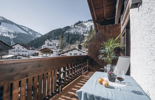 Bichlbach Apartment | Gästehaus Sonne: Pet & Child-Friendly Stay with 9.4/10 Rating