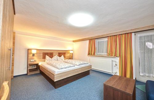 Oberau House | Gästehaus Sonnenbichl: Pet-Friendly Getaway with Ocean Views