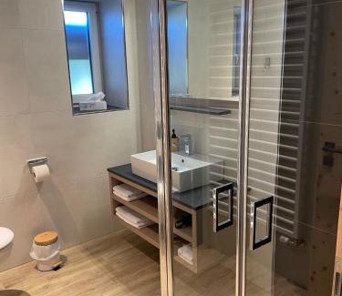 Mittenwald House | Gästehaus Sonnenheim: Family-Friendly Stay with Breakfast!