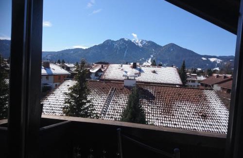 Lenggries House | Oceanfront Gästehaus Sonnleit’n with Breakfast & Family-friendly Enjoyment