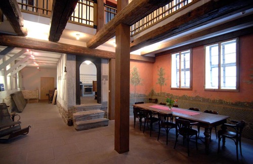 Hann. Muenden Apartment | Gästehaus Tanzwerder: Family-Friendly Stay with Dining Options