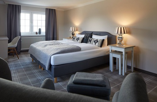 Warstein Hotel | Discover Gästehaus Warsteiner Welt: Family-Friendly Retreat
