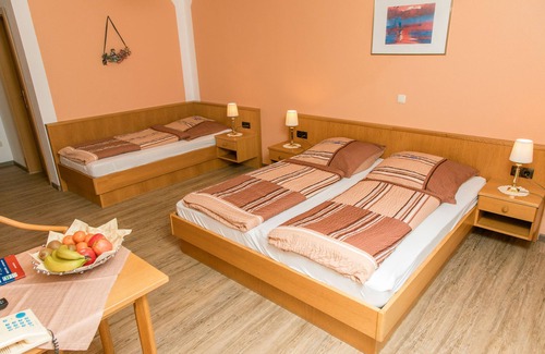 Haibuhl Hotel | Gästehaus Weber: Top-Rated Retreat with Spa and Dining