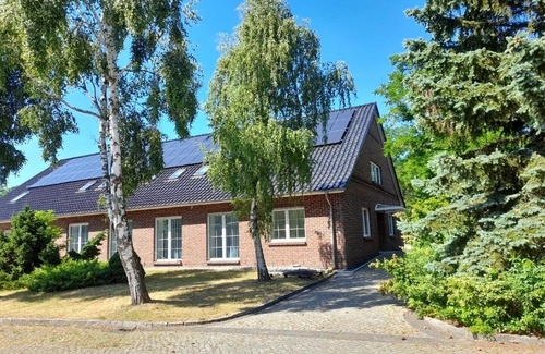 Elsterwerda Hotel | Welcoming Gästehaus Weinberge: Family-Friendly Retreat