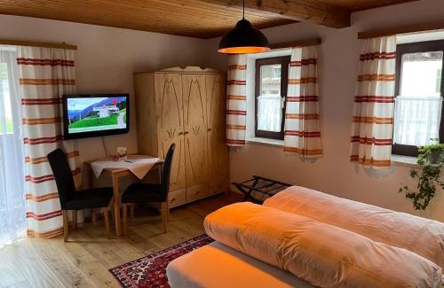 Berwang House | Pet-Friendly Gästehaus Zugspitzblick with Breakfast Included