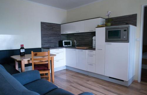 Apetlon Apartment | Top-Rated Gästehaus Zur Langen Lacke with Family Amenities