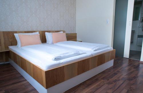 Apetlon Apartment | Top-Rated Gästehaus Zur Langen Lacke with Family Amenities