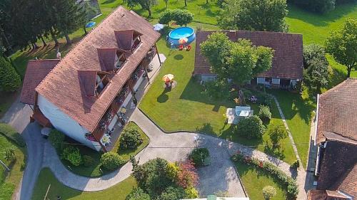 Wies Hotel | Family-Friendly Gästehaus Zur schönen Aussicht Awaits You