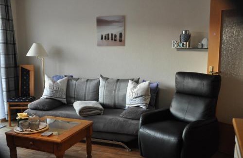 Dahme Apartment | Oceanfront Escape at Gästehaus Zur Seemöwe, Fewo 5