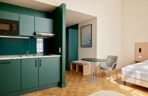 List Apartment | Inviting Gästeresidenz PelikanViertel: Pet-Friendly Retreat