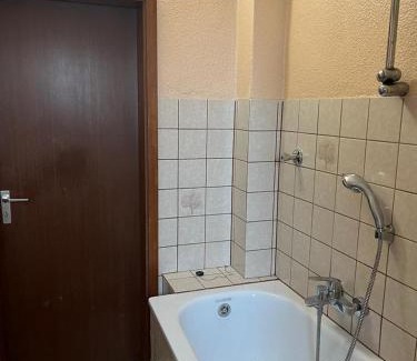 Schalke Apartment | Child-Friendly Gästewohnung 1 OGR Near Veltinsarena