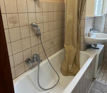 Schalke Apartment | Child-Friendly Gästewohnung 1 OGR Near Veltinsarena