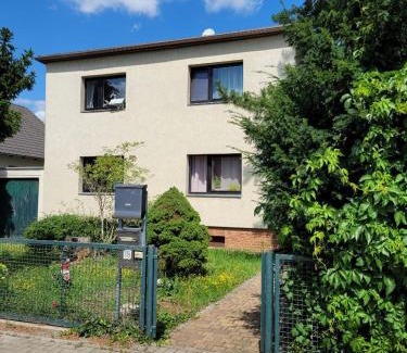 Magdeburg Apartment | Cozy Gästewohnung "Am Harsdorf" with Ocean View & Pet Friendly