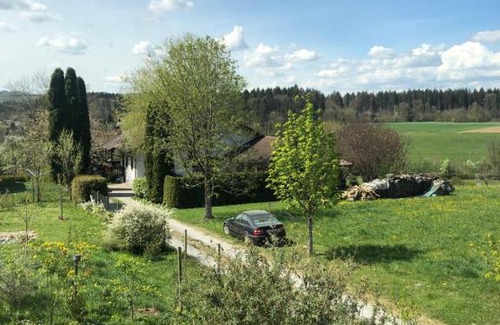 Herdwangen Schoenach House | Discover Gästewohnung Can Bohemian: Pet-Friendly Escape