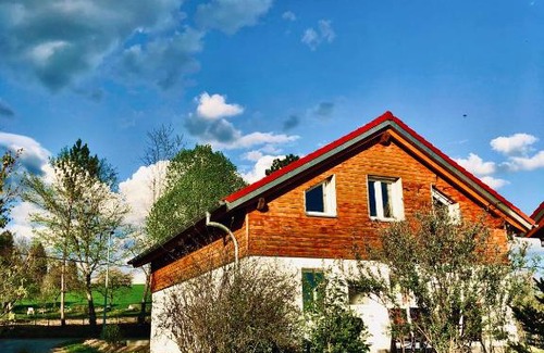 Herdwangen Schoenach House | Discover Gästewohnung Can Bohemian: Pet-Friendly Escape
