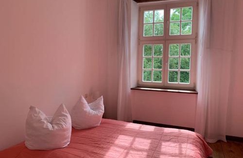 Bassendorf Apartment | Gästewohnung im Gutshaus: Oceanfront Retreat with 9.7 Rating
