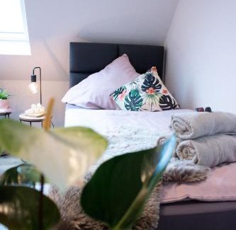 Rheindahlen-Land Apartment | Cozy Gästewohnung in Mönchengladbach with Breakfast Included