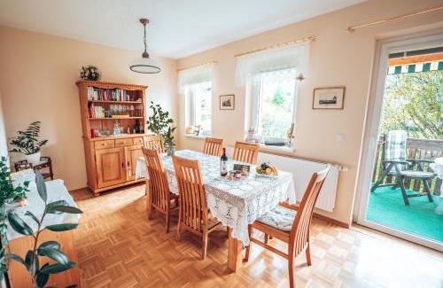 Grundlsee Apartment | Oceanfront Gästewohnung Sebastian: Guest Rated 9.5/10
