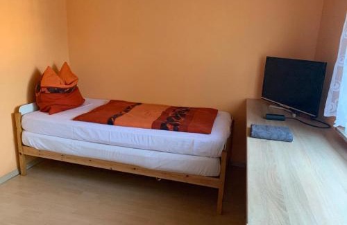 Neuhausen auf den Fildern Apartment | Family-Friendly Stay at Gästezimmer Fuchs - Great Reviews!
