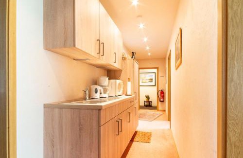 Fresenburg Apartment | Cozy Gästezimmer 2 at Landgasthaus Lindenhof - Child Friendly