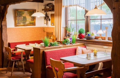 Fresenburg Apartment | Cozy Gästezimmer 2 at Landgasthaus Lindenhof - Child Friendly