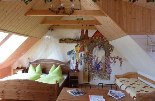 Lockwitz House | Cozy Gästezimmer am Märchenbrunnen with Pool & Ocean View