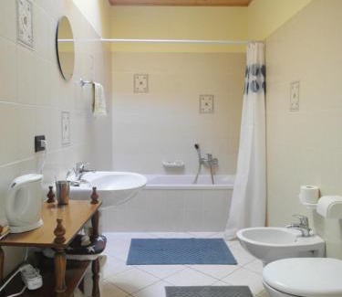 Lomaso House | Family-Friendly Retreat at Gästezimmer Casa Lundo 52