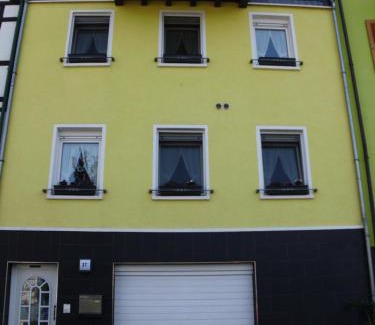 Zell Bed & Breakfast | Inviting Gästezimmer Hoffmann: Family-Friendly Retreat
