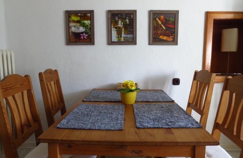 Extertal Apartment | Pet-Friendly Gästezimmer im Freudenthal with Breakfast & Dining