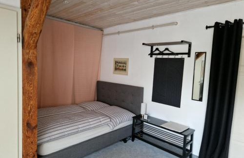 Weimar Bed & Breakfast | Budget-Friendly Gästezimmer John with Breakfast Included