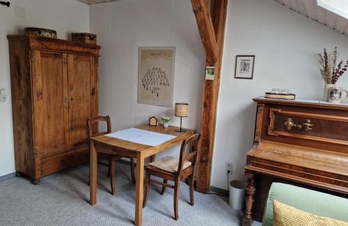 Weimar Bed & Breakfast | Budget-Friendly Gästezimmer John with Breakfast Included