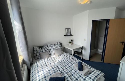 Wolfsburg House | Discover Gästezimmer Kreuzheide: Family-Friendly Retreat