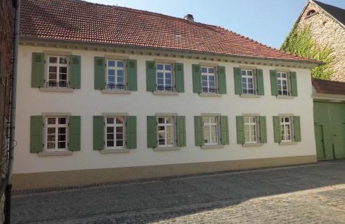 Floersheim Dalsheim Apartment | Family-Friendly Stay at Gästezimmer Mittelgasse - Rated 9/10
