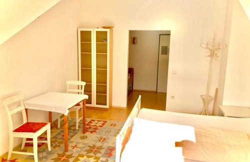 Favoriten Bed & Breakfast | Family-Friendly Gästezimmer Puzwidu with High Guest Ratings