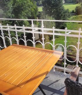 Nahrendorf House | Enjoy Oceanfront Comfort at Gästezimmer Schöne Aussicht