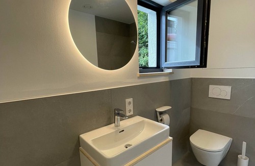 Rum Apartment | Relaxing Retreat at Gästezimmer Waldblick with Ocean View