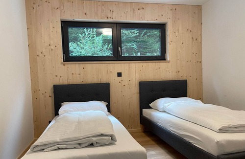 Rum Apartment | Relaxing Retreat at Gästezimmer Waldblick with Ocean View