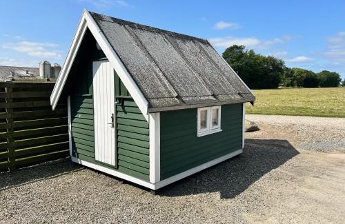Tonder Bed & Breakfast | Cozy Hytter udlejes: Ideal for Families with Kitchen Access