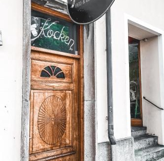 Simrishamn Bed & Breakfast | Pet-Friendly Gårdens & Apotekarns B&B for Family Getaways