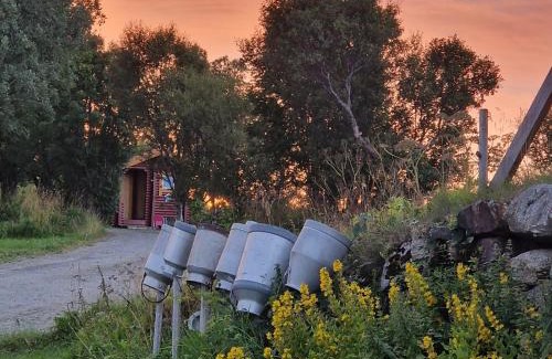Dverberg Cabin | Gårdshytten - Pet Friendly Hotel with Ocean View at Dverbergveien