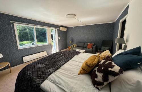 Burgsvik Hotel | Pet-Friendly Retreat at Gåsen Out - Family and Wheelchair Accessible
