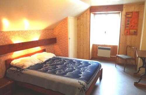 Ternuay-Melay-et-Saint-Hilaire House | Pet-Friendly Gîtes La Coquille: Family Comfort Awaits