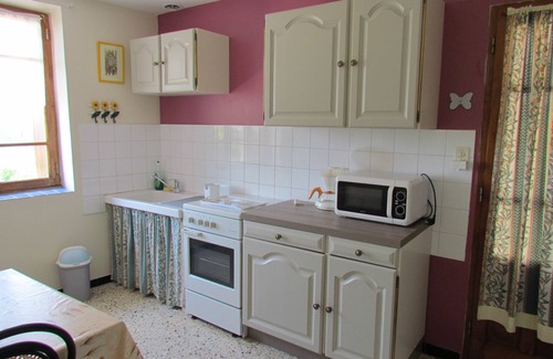 Ponteils-et-Bresis Cottage | Lake View Retreat at Gît Ponteils et Brésis: Rated 9.6/10