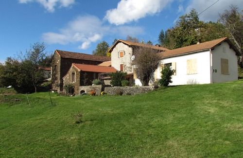 Ponteils-et-Bresis Cottage | Lake View Retreat at Gît Ponteils et Brésis: Rated 9.6/10