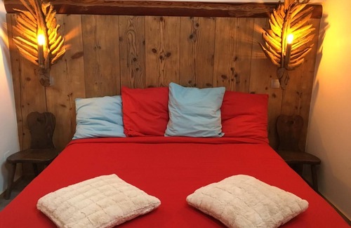 Alex Condo | Cozy Gîte à Alex: Family Farmhouse with Breakfast & Kitchen