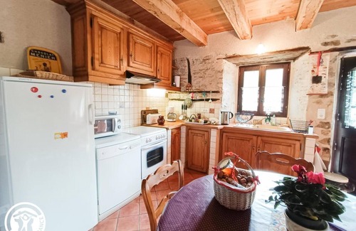 Saint-Vincent-du-Pendit House | Gîte à Négral - SAINT VINCENT DU PENDIT