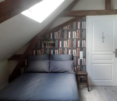 Mezeray House | Cozy Gîte à l'Ombre du Figuier with Oceanfront Views