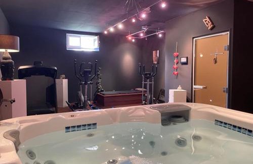 Lorris Apartment | Relax at Gîte Les Grandes Maisons with Spa and Hot Tub